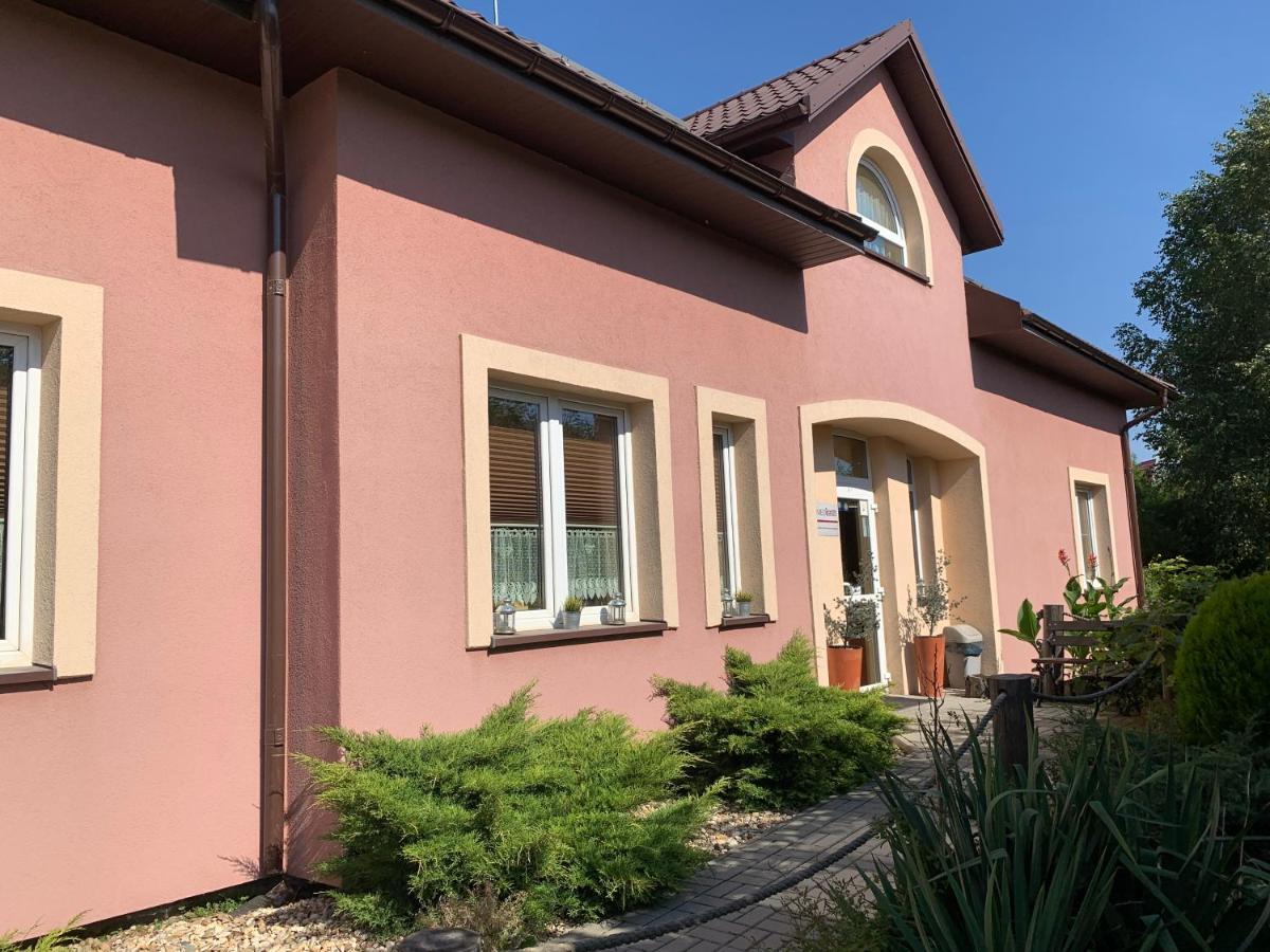 Medison Family Boutique B&B Kielce Esterno foto