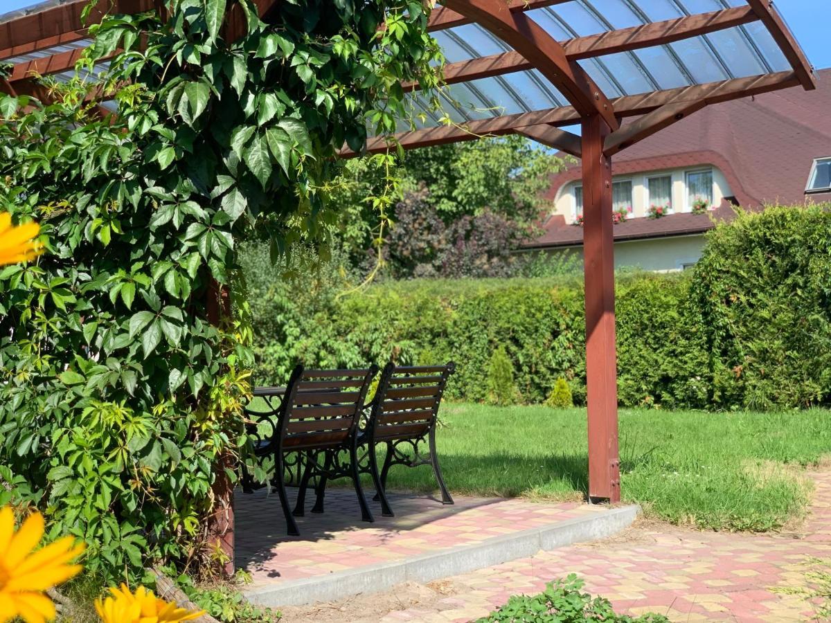 Medison Family Boutique B&B Kielce Esterno foto