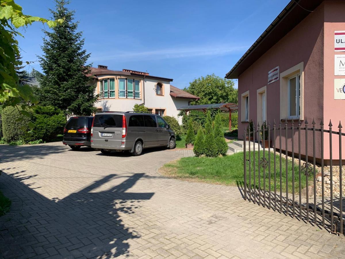 Medison Family Boutique B&B Kielce Esterno foto