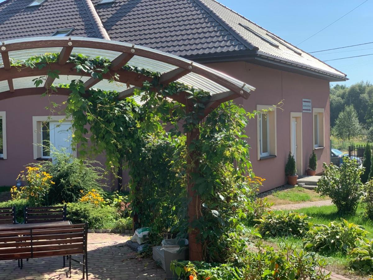 Medison Family Boutique B&B Kielce Esterno foto