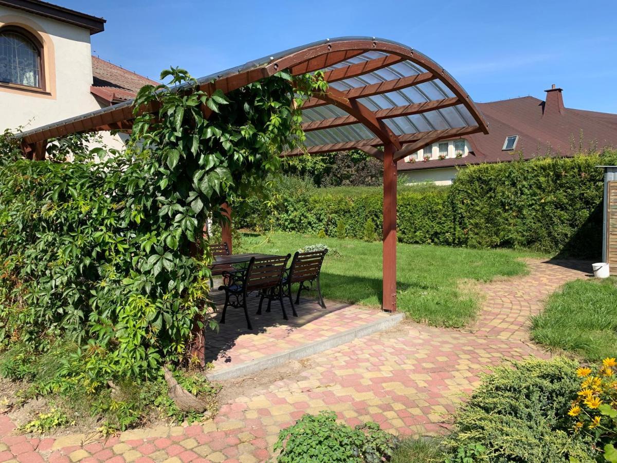 Medison Family Boutique B&B Kielce Esterno foto